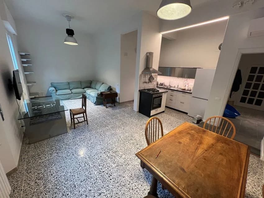 4 room flat for rent in Via Castelfidardo, 43