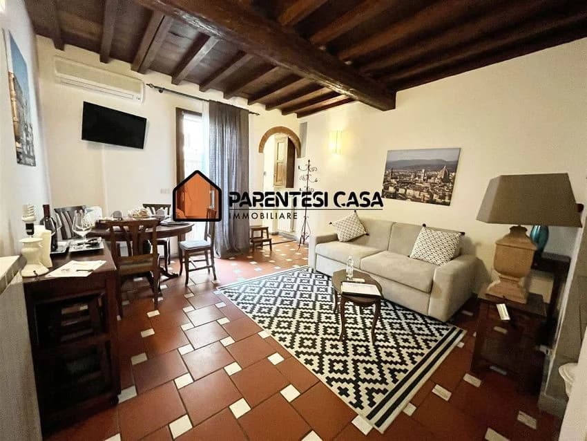 4 room flat for rent in Santa Croce