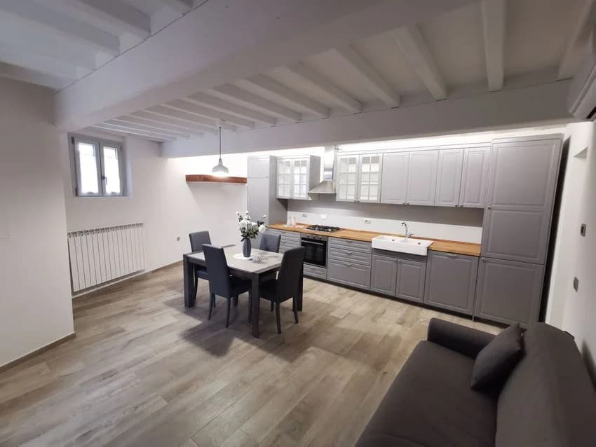 Duplex for rent in Largo Valiversi, 140