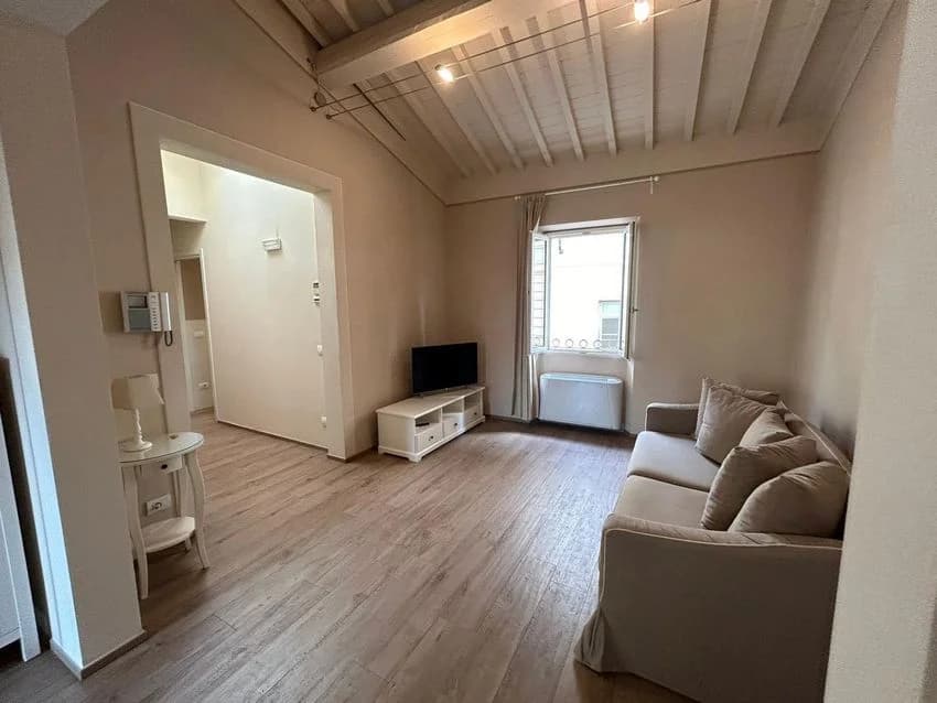 4 room flat for rent in Via Capo di Mondo Nn