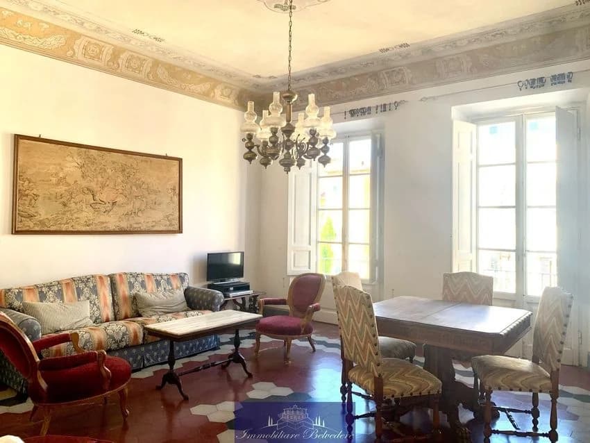 4 room flat for rent in Piazza di Santa Croce Nn