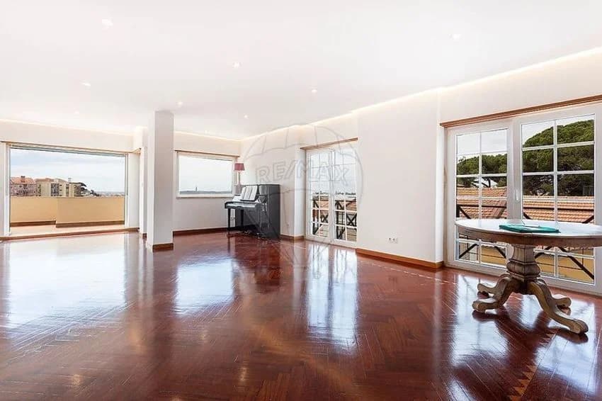 T4 flat for rent in Centro