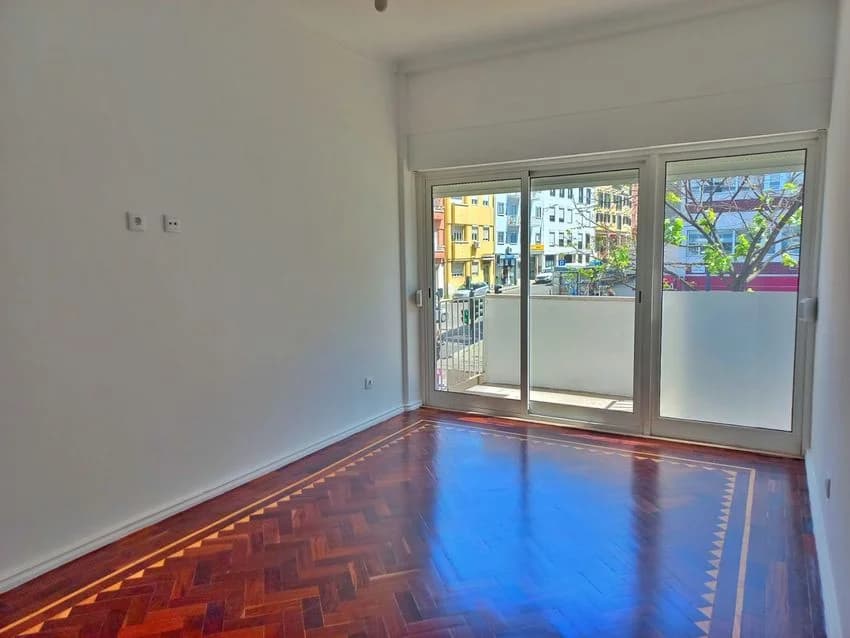 T3 flat for rent in avenida Infante Santo, 347