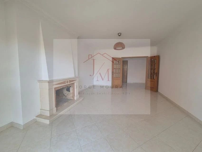 T2 flat for rent in Centro de Cascais