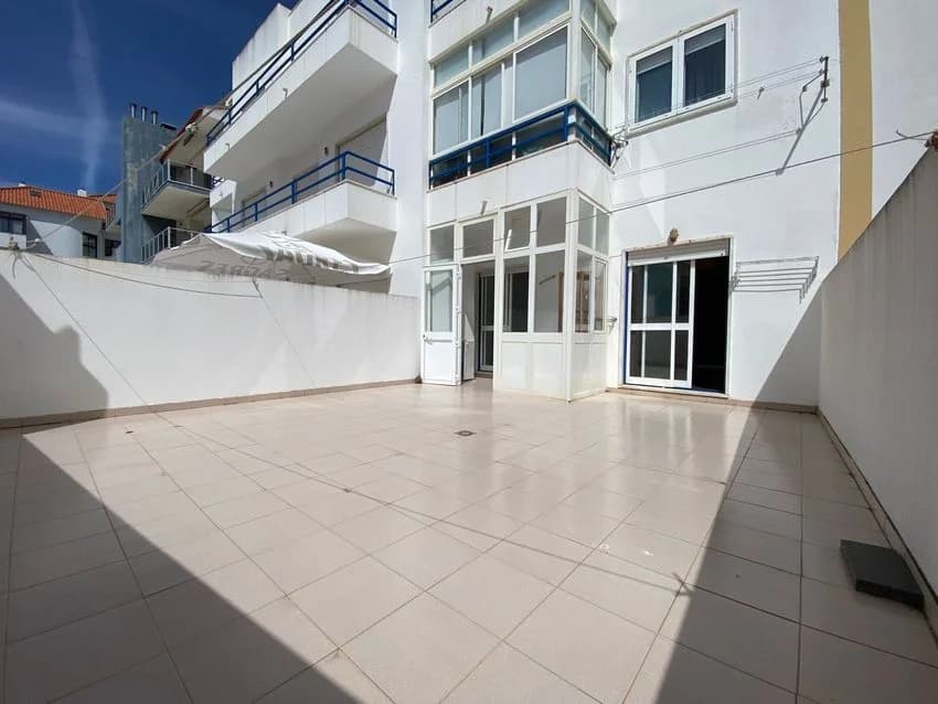 T2 flat for rent in estrada Nacional 247