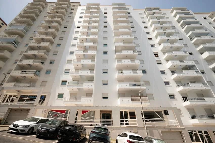 T4 flat for rent in rua das Torres, 3