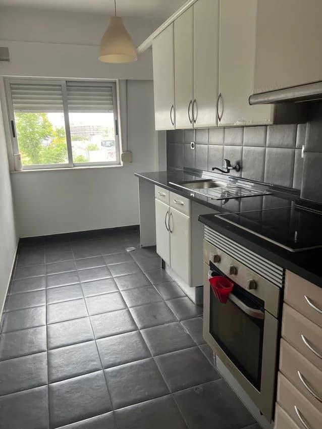 T2 flat for rent in rua de Ceuta