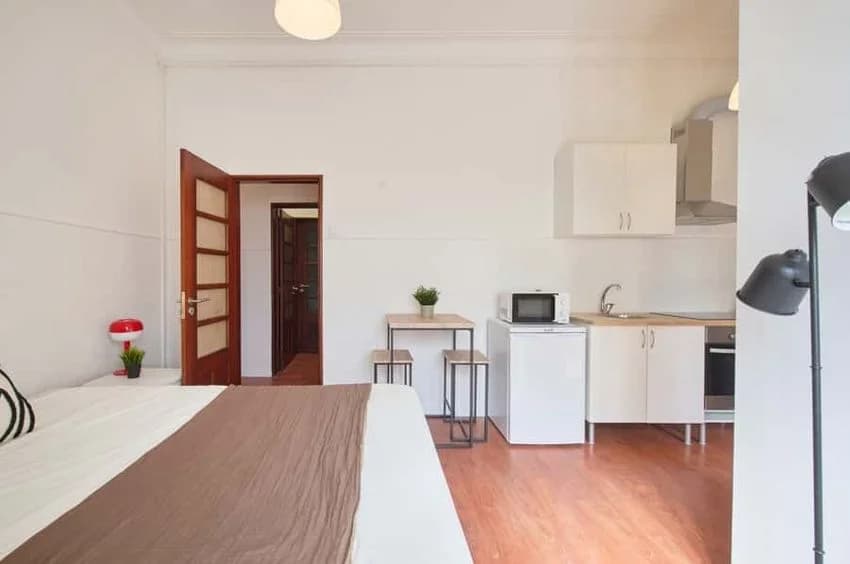 T0 studio flat for rent in rua de Buenos Aires